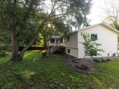 859 Rogers Ct, Eagan, MN 55123 photo 4