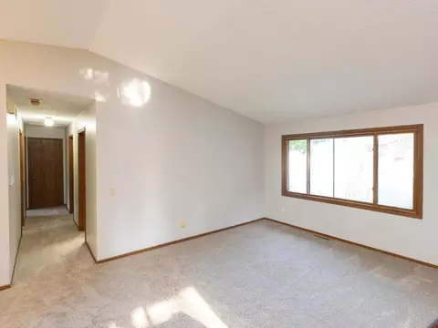 859 Rogers Ct, Eagan, MN 55123 photo 11