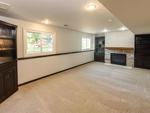 859 Rogers Ct, Eagan, MN 55123 photo 32