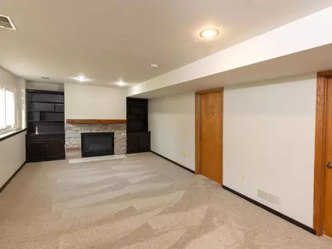 859 Rogers Ct, Eagan, MN 55123 photo 33