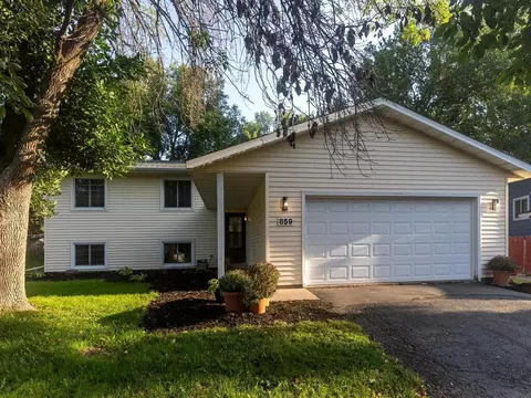 859 Rogers Ct, Eagan, MN 55123 photo 2