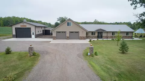 3196 Nightengale St, Mora, MN 55051