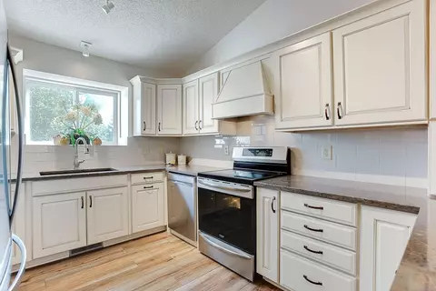 12884 Kerry St NW, Coon Rapids, MN 55448