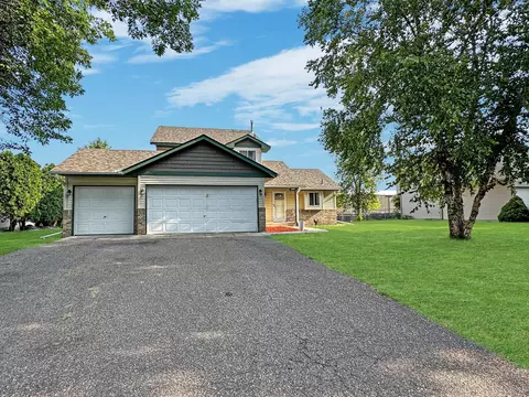 2219 Clearwater Creek Ct, Lino Lakes, MN 55038