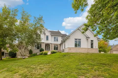 9332 Shetland Rd, Eden Prairie, MN 55347