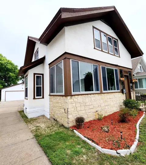 1210 W 5th St, Winona, MN 55987