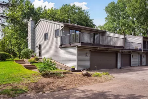 1393 Arden View Dr, Arden Hills, MN 55112