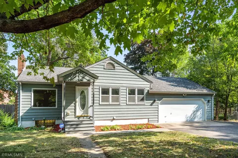 105 Sunset Dr, Champlin, MN 55316