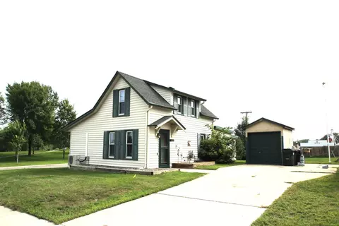 119 Oak St S, Sauk Centre, MN 56378
