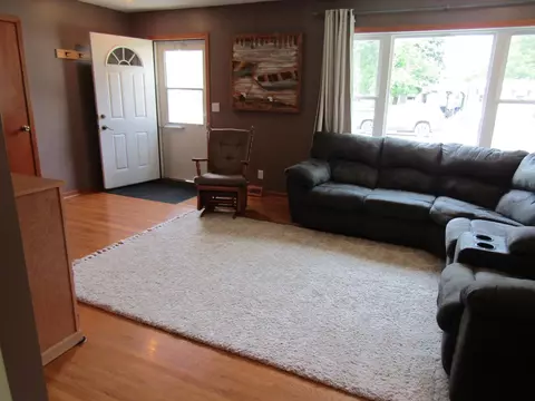 385 3rd St, Dawson, MN 56232 photo 5