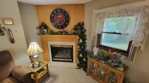 309 S 6th St, Marshall, MN 56258 photo 6