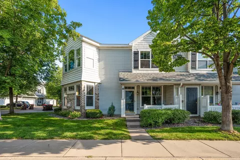 1611 Woodlynn Ave #4, Maplewood, MN 55109