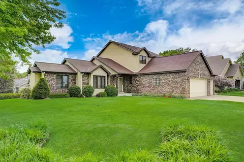 1112 Emerson Ct, Burnsville, MN 55337