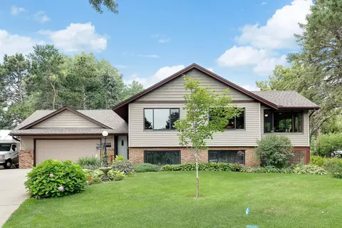 8125 Sunkist Cir, Brooklyn Park, MN 55444
