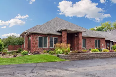 115 Deerwood Ct, Hudson, WI 54016
