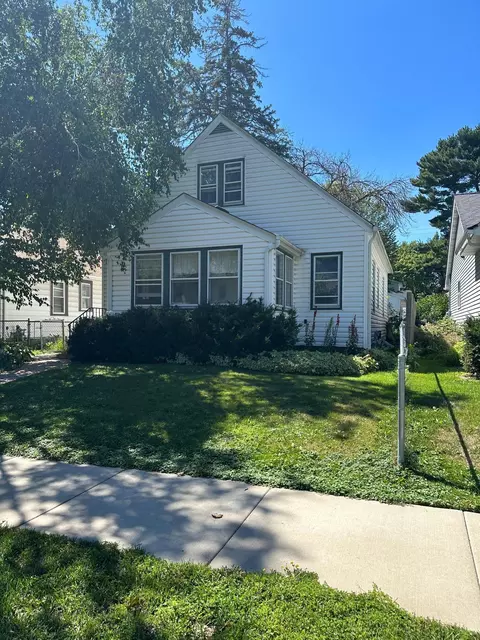 631 15th Ave N, South Saint Paul, MN 55075