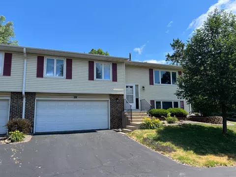 8420 W 100th St, Bloomington, MN 55438