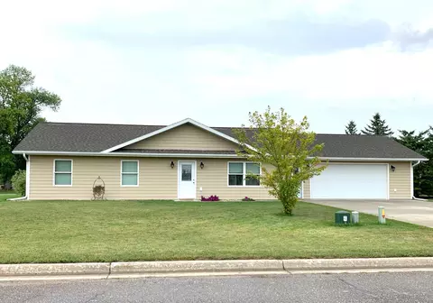 900 Main Ave S, Roseau, MN 56751