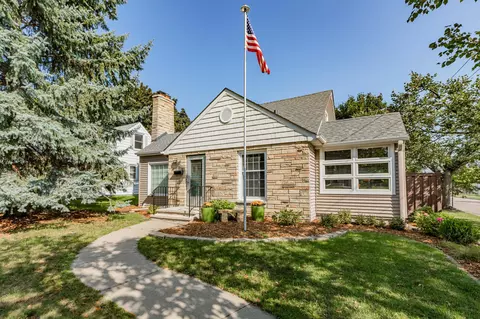 1401 Hartford Ave, Saint Paul, MN 55116