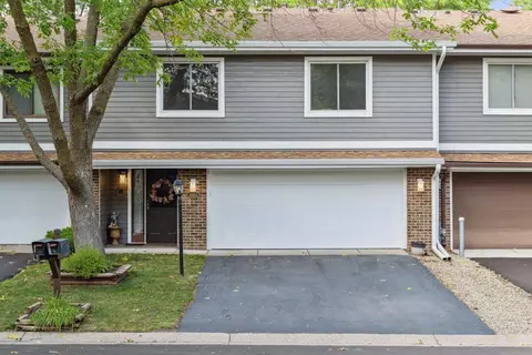9304 Nesbitt Rd, Bloomington, MN 55437