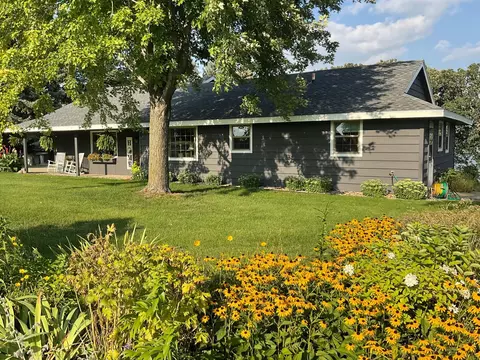 3691 8th St NE, Willmar, MN 56201