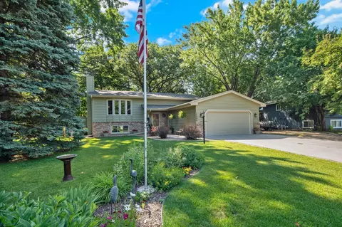 10066 Ives Way, Maple Grove, MN 55369