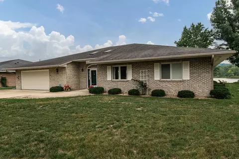 2916 Salem Point Dr SW, Rochester, MN 55902