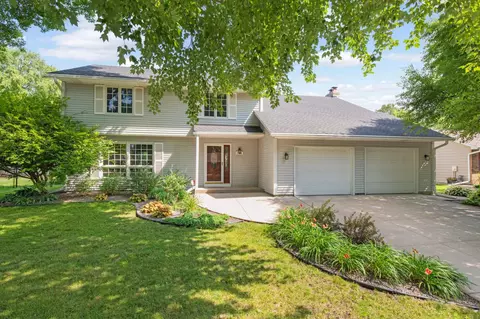 7424 W 105th St, Bloomington, MN 55438