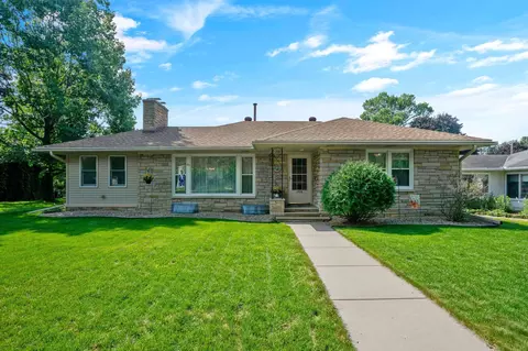 2528 Saint Anthony Blvd, Saint Anthony, MN 55418