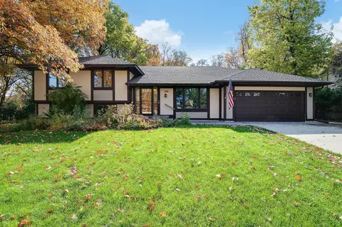 313 Hillcrest Ln, Burnsville, MN 55337