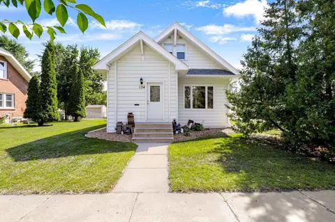 134 3rd Ave SE, Hutchinson, MN 55350