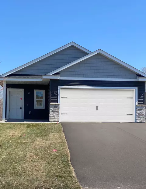 124 9th Ave NE, Isanti, MN 55040