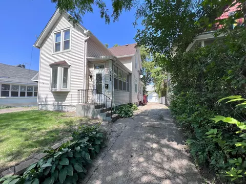 351 Burgess St, Saint Paul, MN 55117