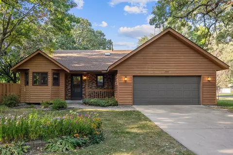 2002 High Dr, Sauk Rapids, MN 56379