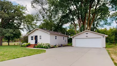 3683 Spruce Ln SE, Rochester, MN 55904