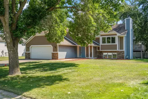 9125 92nd St S, Cottage Grove, MN 55016