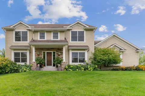 6675 Walnut Dr, Minnetrista, MN 55364