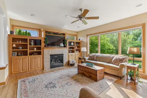 6675 Walnut Dr, Minnetrista, MN 55364 photo 7