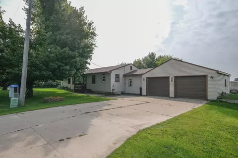 13572 330th Ave, Waseca, MN 56093