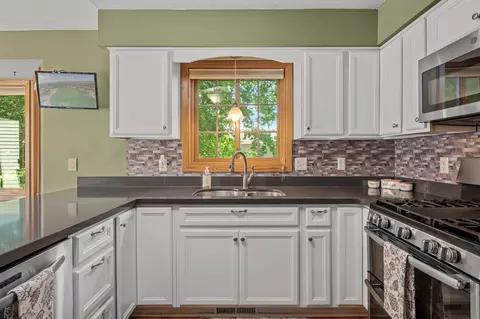 1054 Briar Creek Rd, Eagan, MN 55123 photo 15