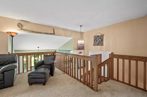 1054 Briar Creek Rd, Eagan, MN 55123 photo 9