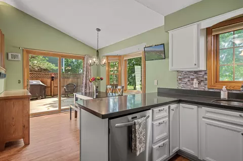 1054 Briar Creek Rd, Eagan, MN 55123 photo 16