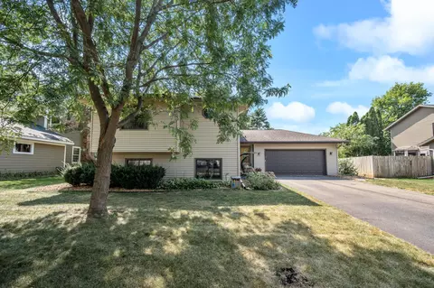 1054 Briar Creek Rd, Eagan, MN 55123 photo 2