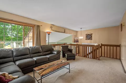 1054 Briar Creek Rd, Eagan, MN 55123 photo 8