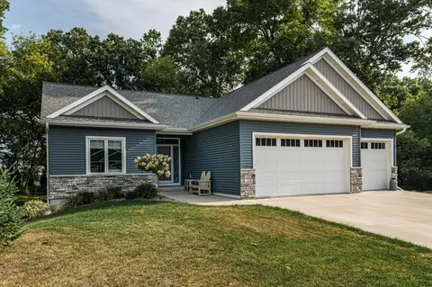 35 Tyrol Ln SE, Rochester, MN 55904