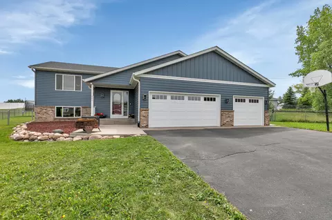 604 Twin Ct, Sauk Rapids, MN 56379