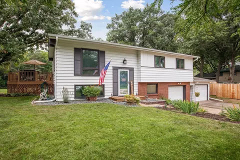 9636 Flintwood St NW, Coon Rapids, MN 55433