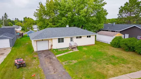 233 Guilford Rd, Hoyt Lakes, MN 55750