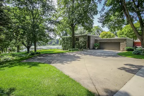 12 River Heights Dr NE, Melrose, MN 56352