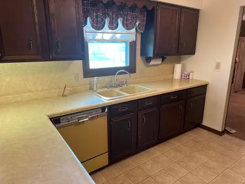 202 3rd St E, Tracy, MN 56175 photo 4